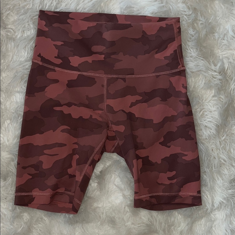 LuLuLemon Wunder Train High Rise (8inch)